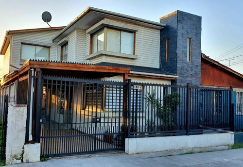 Casa En Venta De 4 Dorm. En Renca