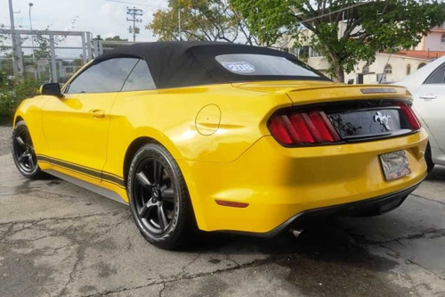 Imagen 6 de 10 de Ford Mustang Convertible 2017 V6 Automático