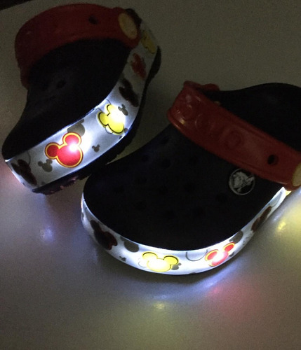 crocs mickey com led