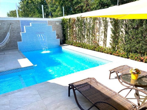 Casa De Condomínio À Venda Na Estrada Vereador Alceu De Carvalho, Recreio Dos Bandeirantes, Rio De Janeiro - Rj - Liv-8726