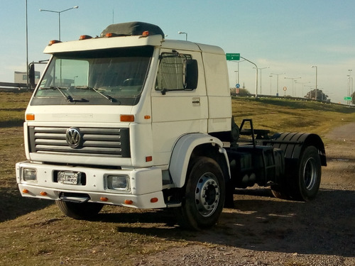 Volkswagen 15-160 Tractor Modelo 2000