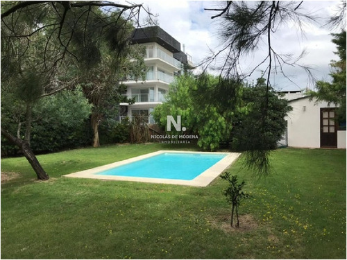 Casa En Pinares Con Vista Parcial Al Mar- Ref: 3807