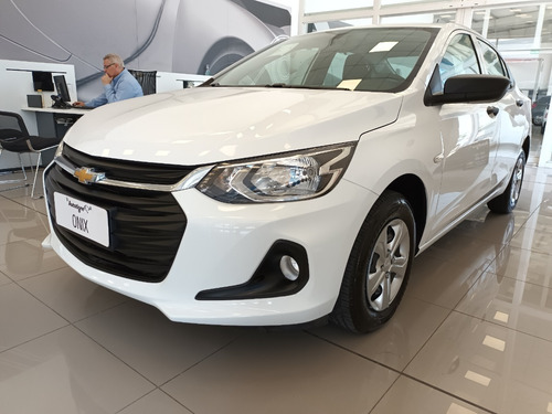 Imagen 2 de 23 de Chevrolet Onix Plus 1.2 Ls Mr