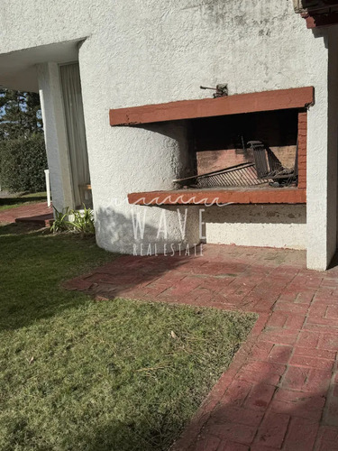 Alquiler Anual , Apartamento Planta Baja Con 2 Dormitorios En Rincón Del Indio
