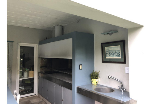 Excelente, Práctica Y Funcional Casa En Venta En Las Glorietas