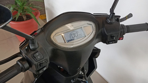 Imagen 13 de 25 de Scooter Eléctrico World K800 100%financiada