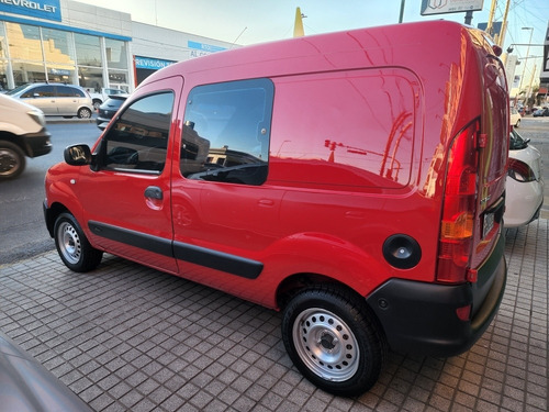 Imagen 10 de 15 de Renault Kangoo 2015 1.6 Furgon Ph3 Confort 5as Lc