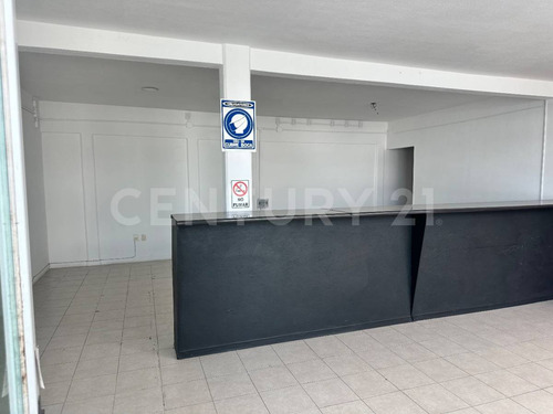 Renta Local Pa. Av. Tecnologico 4, Queretaro