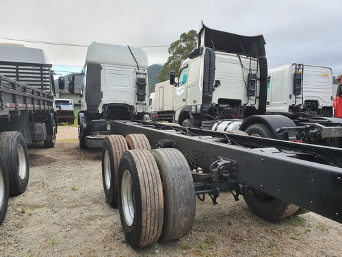 Iveco 240e28 Ano 2013 Truck Teto Alto Leito Chassi