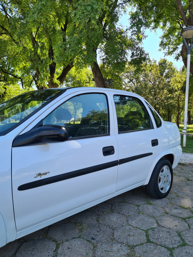Chevrolet Corsa Classic 1.6 Gl Aa Super