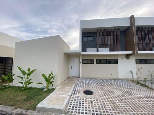 Casa En Venta En Punta Cana, 3 Habitaciones, Tipo Duplex, Ce