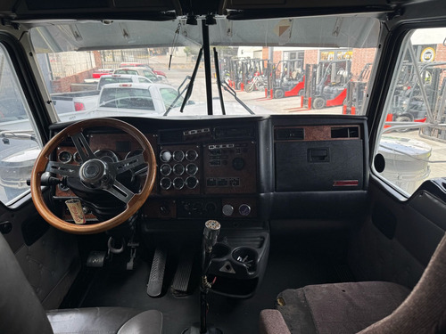 Kenworth W900