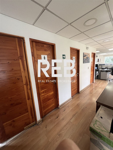Bodega Con Oficina En Venta, Showroom Y Patios - Ruta 5 Sur