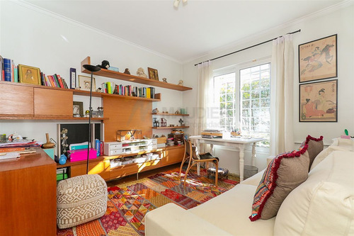 Casa En Venta De 5 Dorm. En Las Condes