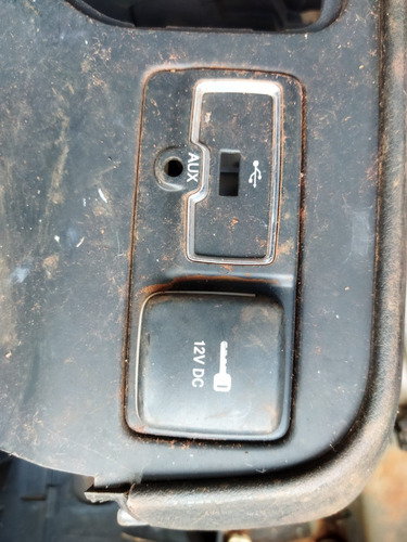 Entrada Tomada Energia Usb Jeep Renegade 1.8 2018 (Usado)