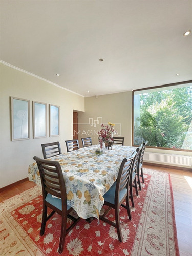 Casa En Venta De 5 Dorm. 4 Baños Mas Serv. En Piedra Roja