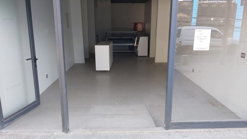Amplio 54m2 A La Calle /1,5 Mes De Gracia/planta Libre/ Baño