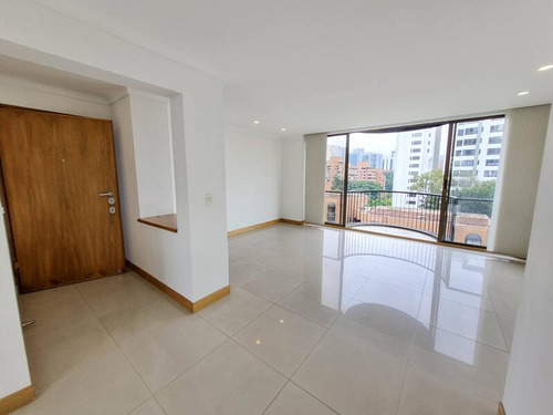 Apartamento En Arriendo Ubicado En El Poblado Sector Milla De Oro (22347).