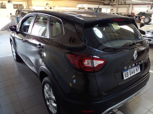 Imagen 8 de 15 de Renault Captur Zen 2.0 2017