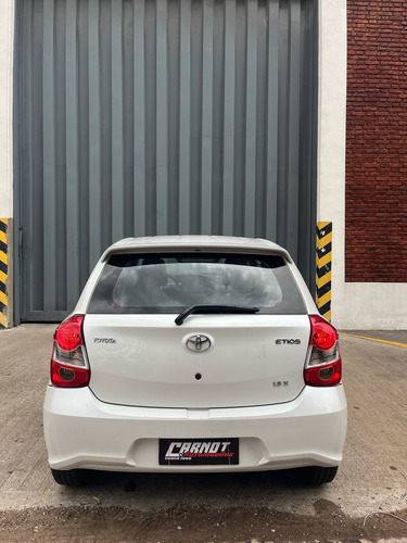 Toyota Etios 1.5 Sedan X