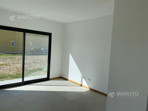 Imagen 23 de 25 de Casa En Venta En El Canton - Maroto Propiedades