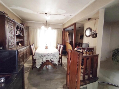 Ph En Venta - 7 Dormitorios 5 Baños - Parque Chacabuco