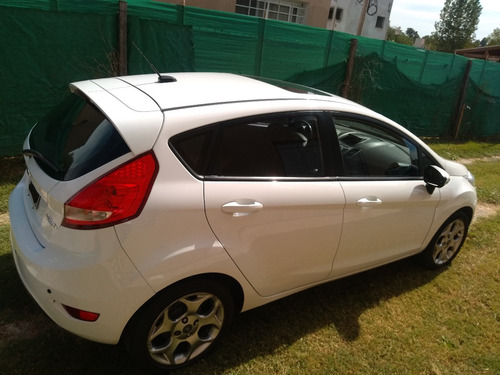 Ford Fiesta Kinetic 2012 Mexicano Titanium