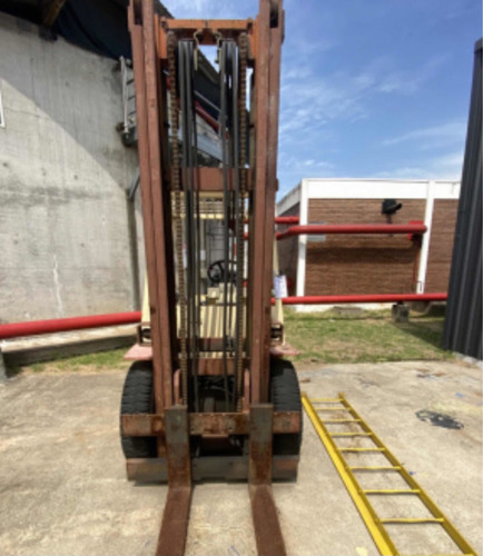 Autoelevador Diesel Nissan Fd40 De 4tn Envios Al Pais