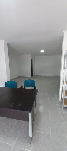 Local Comercial En Metro Blanqueado