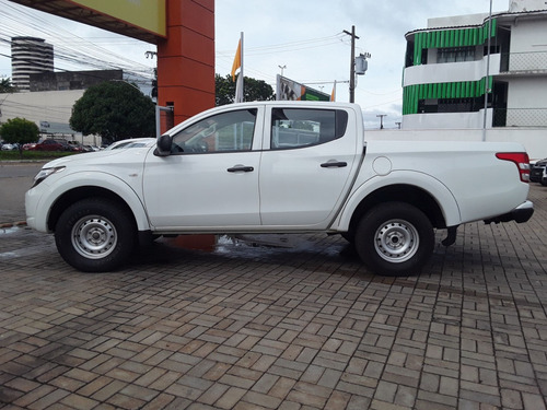 Mitsubishi L200 Triton 2.4 16V TURBO DIESEL GL CD 4X4 MANUAL