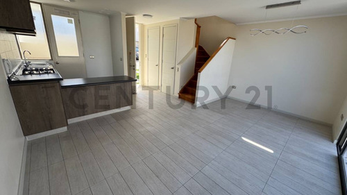 Se Arrienda Acojedora Casa En Costa Laguna