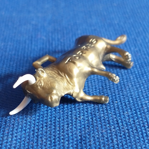 Figura Miniatura Plástico Dorado Toro (Usado)
