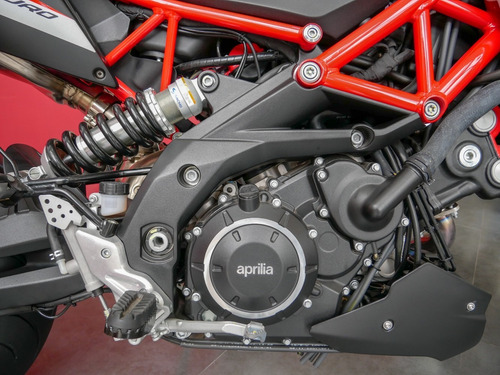 Imagen 13 de 15 de Aprilia Dorsoduro 900cc 0km Con Accesorios Oferta Unica