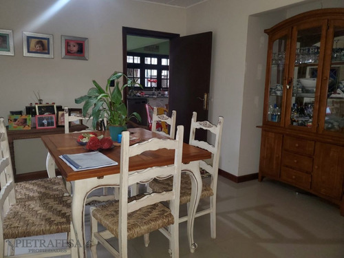 Imagen 4 de 22 de Casa En Venta, 4 Dormitorios, 2 Baños, Gran Fondo, Garaje, Verona, Carrasco Norte.