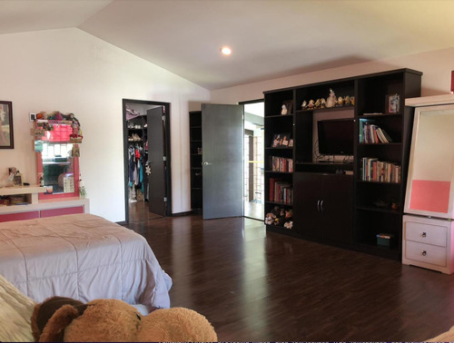 Invierte En Metepec: Casa Para Remodelar En Privada De Alta Gama