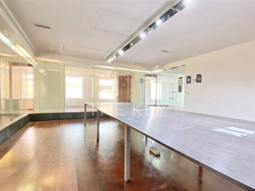Imagen 5 de 24 de Oficina Arriendo 14 Espacios De Trabajo - El Golf Las Condes