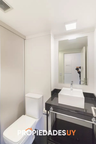 Apartamento En Venta Y Alquiler En Mansa Punta Del Este, 3 Dormitorios, 4 Baños