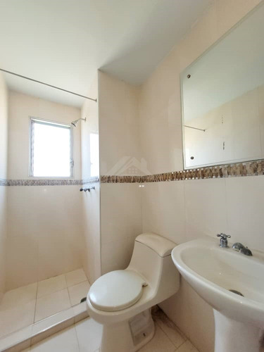 Imagen 11 de 14 de En Venta Apartamento En Lecheria Residencia Madre Vieja