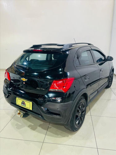 Chevrolet Onix Onix Hatch Activ (aut)