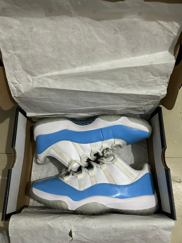 Tenis Jordan 11 Unc Low 2017 (Usado)