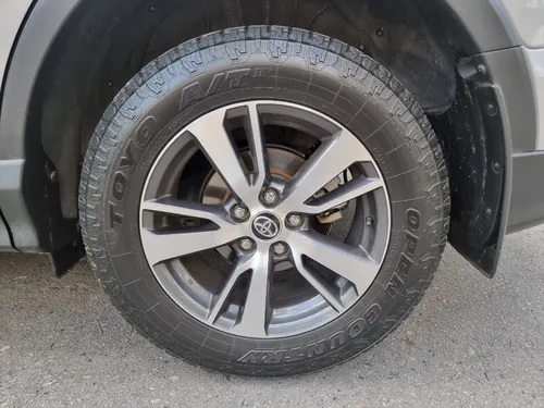 Toyota RAV4 2.0 Street