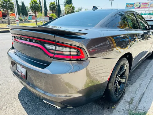 Dodge Charger Sxt