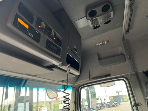 Mercedes-benz Axor 1933 - 4x2 - 2019 - Leito Teto Alto