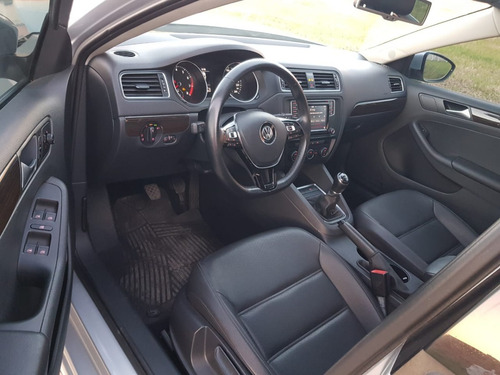 Volkswagen Vento 2.5 Luxury
