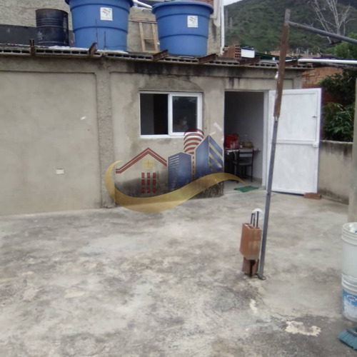 Imagen 5 de 8 de Casa En Venta En El Teleferico 4 Hab. 2 Baños Ref 824
