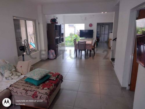 Venta De Casa De 4 Dormitorios En Esperanza, Santa Fe.