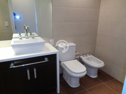 Apartamento Ubicado En Playa Brava- Ref: 3974