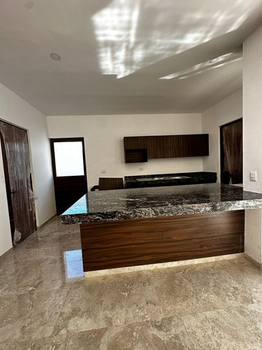 Casa(150) En Venta En Privada Zendera, Conkal