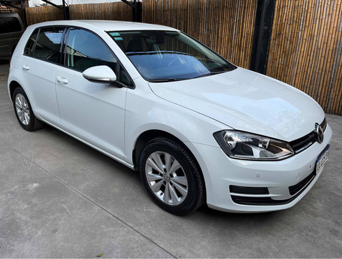 Imagen 4 de 8 de Volkswagen Golf 2016 1.4 Comfortline Tsi Dsg