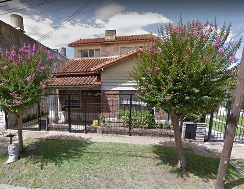 Venta Casa 6 Ambientes Con Fondo Jardin Y 3 Cocheras Ideal Dos Familias Zona Castelar